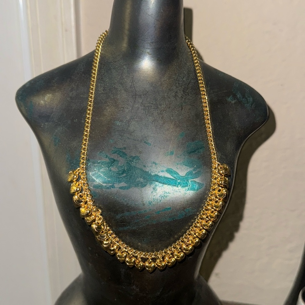 NWT JUICY COUTURE 16” heart necklace. Super cute gold plated.
